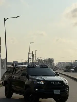 Toyota Hilux 2019 Black