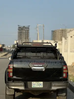 Toyota Hilux 2019 Black