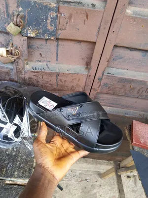 Onyx Footware (Focuses on the Sleek, Quality Aesthetic)