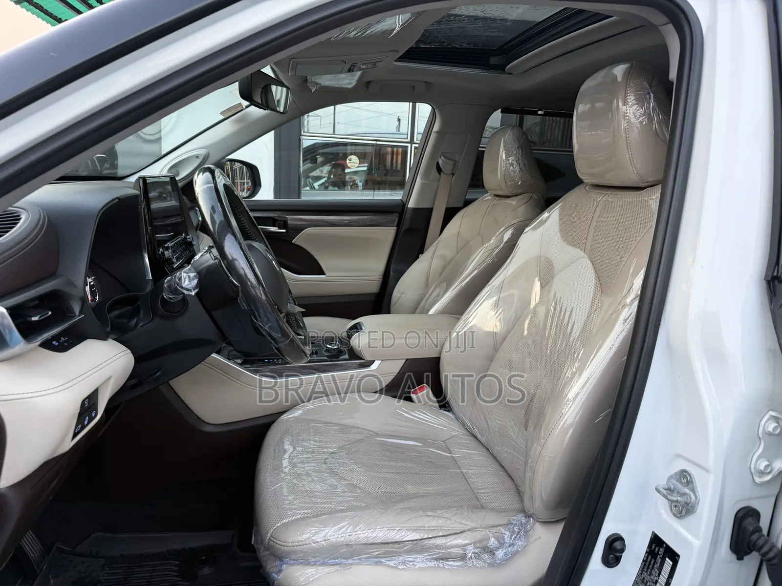 Toyota Highlander Limited 2022 White