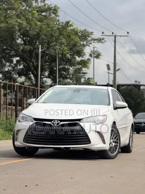 Toyota Camry XLE 4dr Sedan (2.5L 4cyl 6A) 2015 White