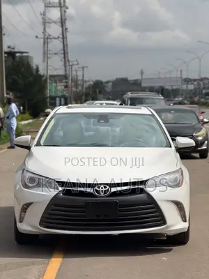 Toyota Camry XLE 4dr Sedan (2.5L 4cyl 6A) 2015 White