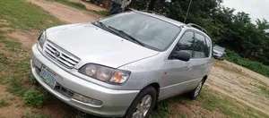 Toyota Picnic 2.0 FWD 2003 Silver