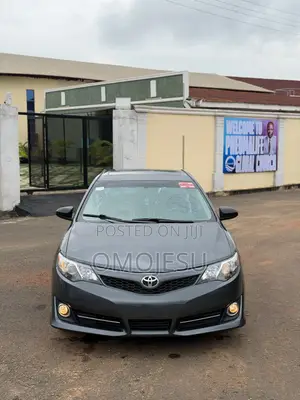 Toyota Camry SE Sport 4dr Sedan (2.5L 4cyl 6A) 2014 Gray