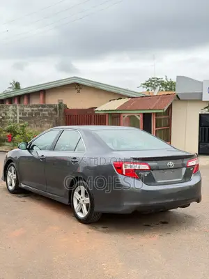 Toyota Camry SE Sport 4dr Sedan (2.5L 4cyl 6A) 2014 Gray