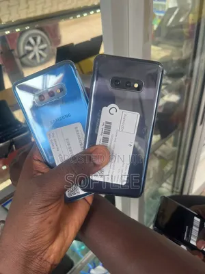 New Samsung Galaxy S10e 128 GB Blue