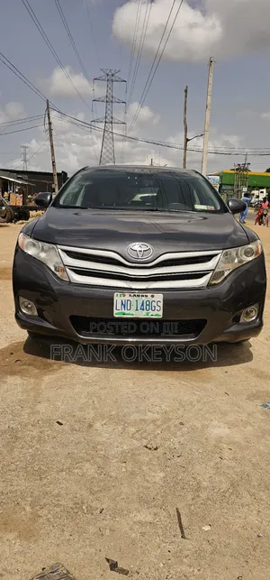 Toyota Venza LE 2010 Gray