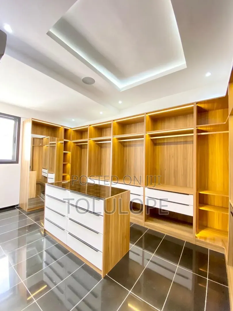 5bdrm Duplex in Lekki Phase 1 for rent