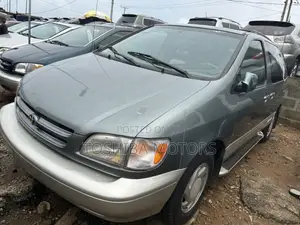 Toyota Sienna XLE 2003 Green