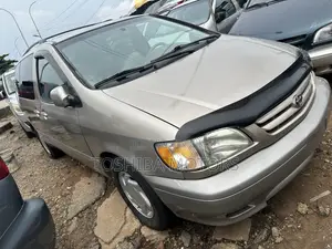 Toyota Sienna XLE 2003 Silver