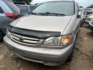 Toyota Sienna XLE 2003 Silver
