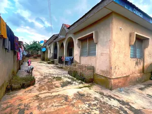 7bdrm Block of Flats in Ogooluwa, Egbeda for sale