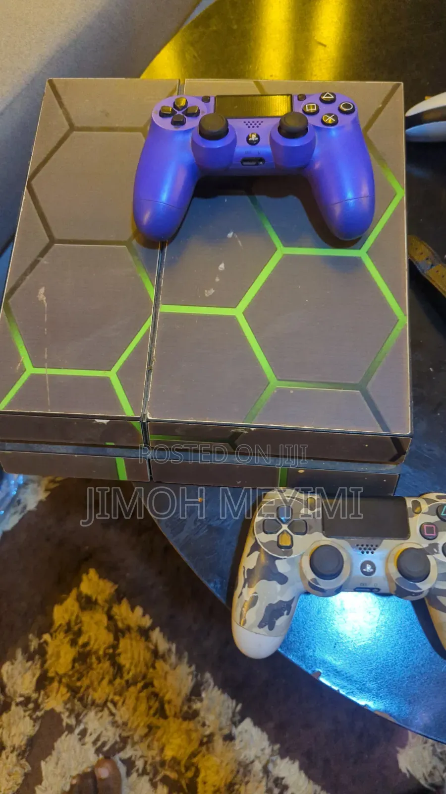 Ps4 Regular With 2 Ads and 7 Games