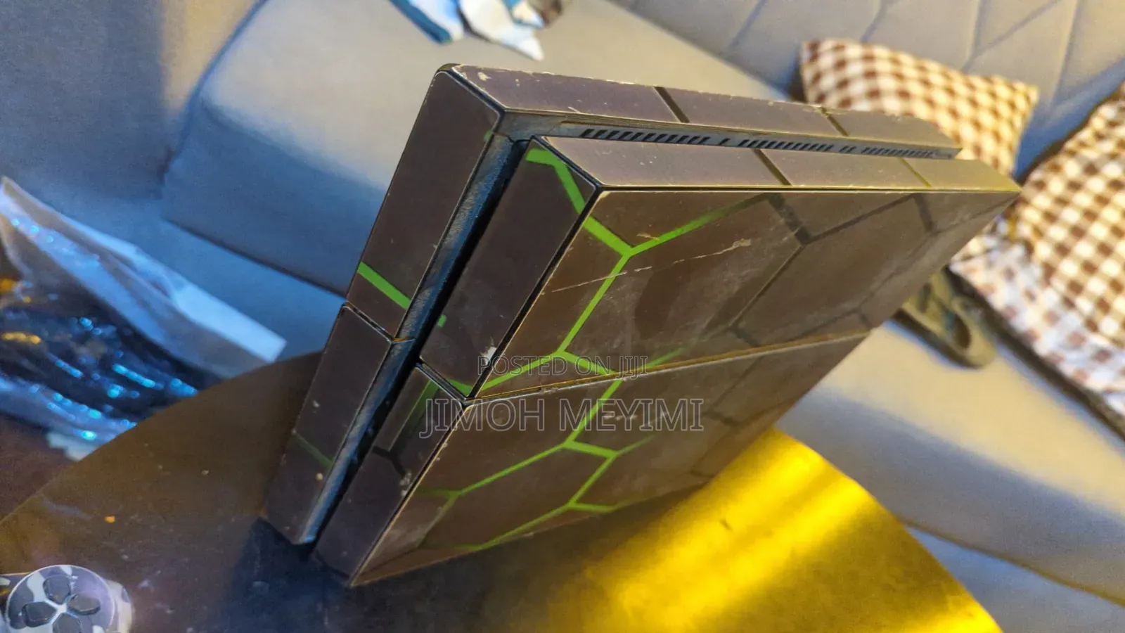 Ps4 Regular With 2 Ads and 7 Games