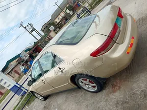 Honda Accord 2004 Gold