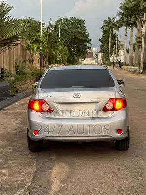 Toyota Corolla 2010 Silver
