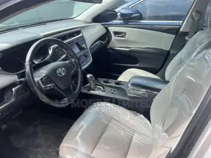 Toyota Avalon XLE Touring 4dr Sedan (3.5L 6cyl 6A) 2014 Silver