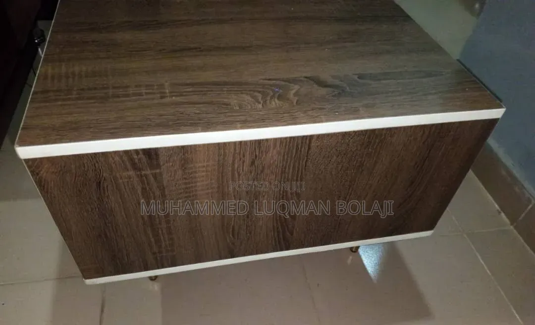 Sitting Room Quality Center Table