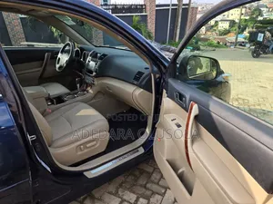 Toyota Highlander Limited 3.5l 4WD 2013 Blue