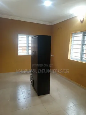 2bdrm Apartment in Akilapa Extension, Idishin for rent