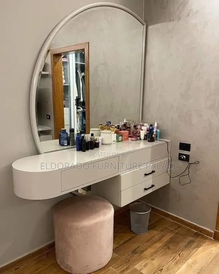 Stylish Mirror Design Console