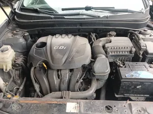 Hyundai Sonata Limited 2.0T Sedan (2.0L 4cyl 6A) 2013 Gray