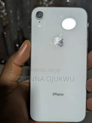 Apple iPhone XR 64 GB White