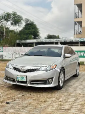 Toyota Camry 2014 Silver