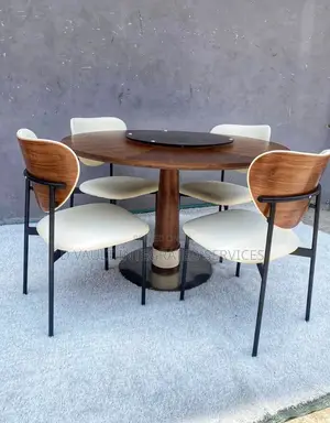 4 Seater Classic Dining.