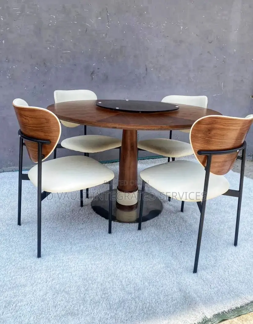 4 Seater Classic Dining.