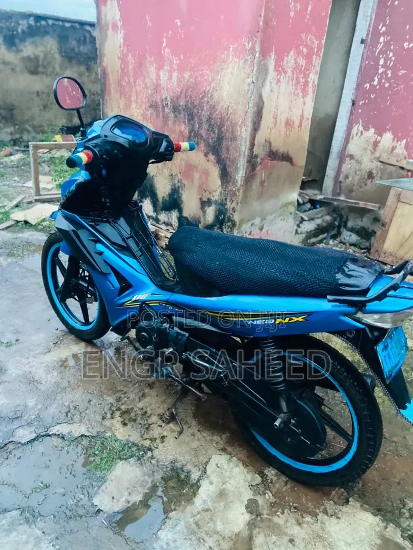 TVS HLX 125 2010 Blue