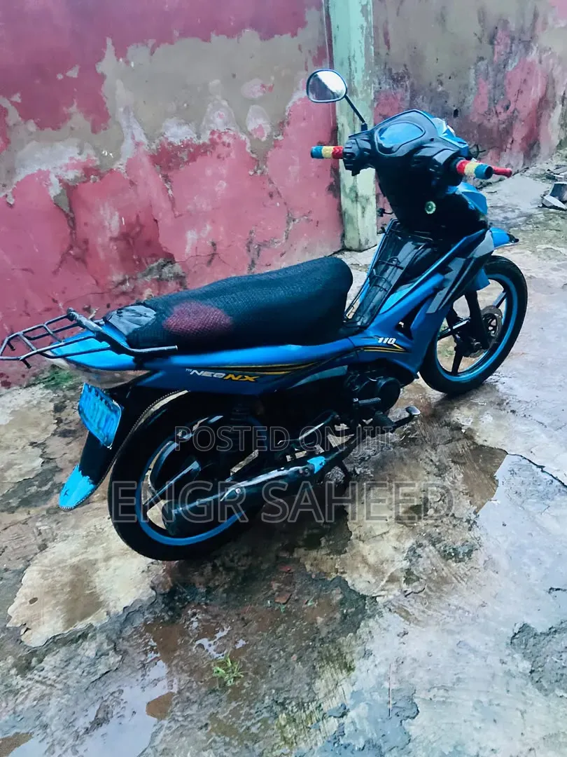 TVS HLX 125 2010 Blue
