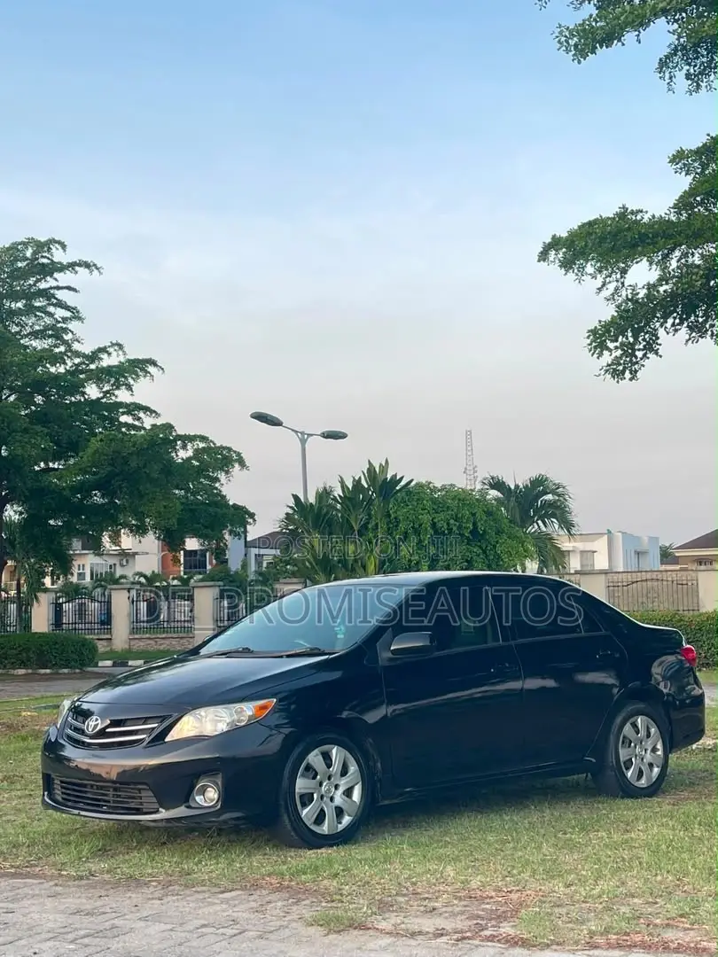 Toyota Corolla 2013 Black
