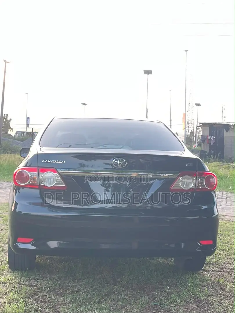 Toyota Corolla 2013 Black