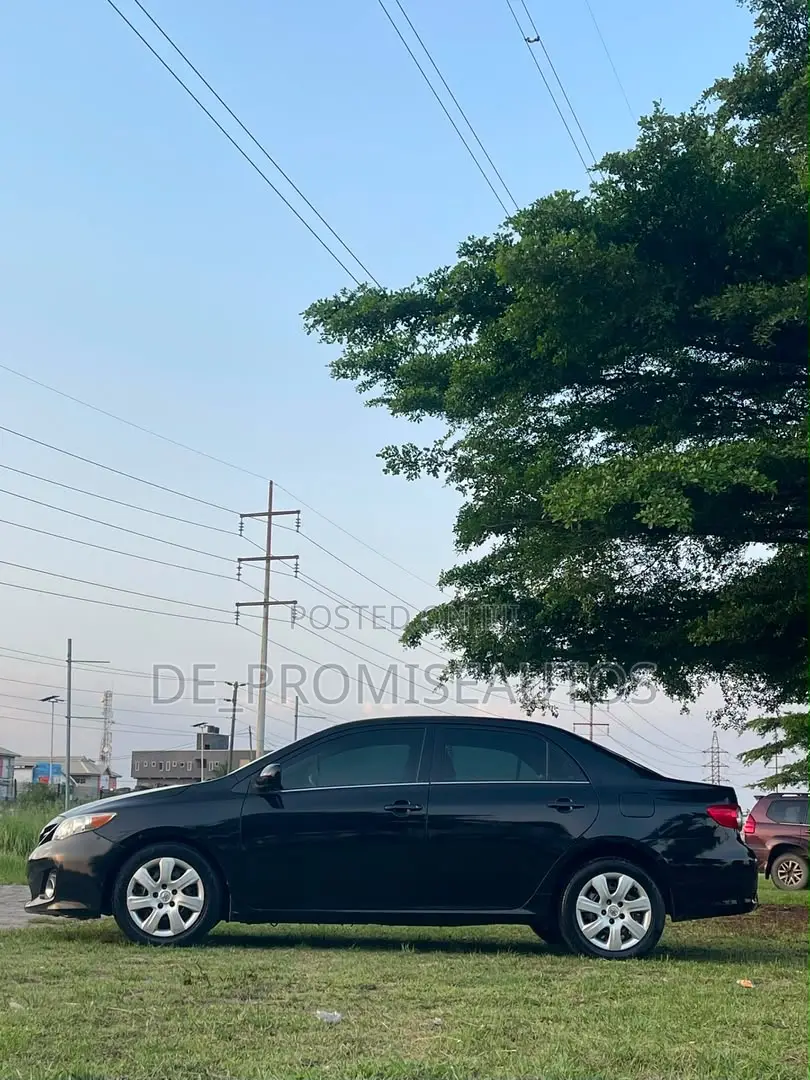 Toyota Corolla 2013 Black