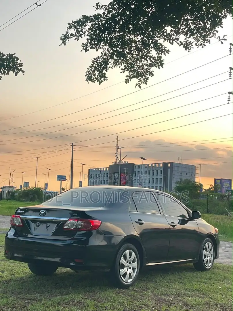 Toyota Corolla 2013 Black