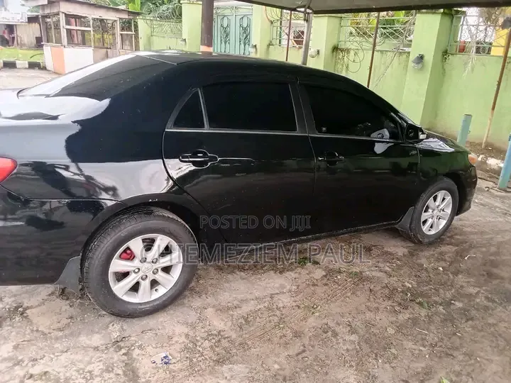 Toyota Corolla 2010 Black