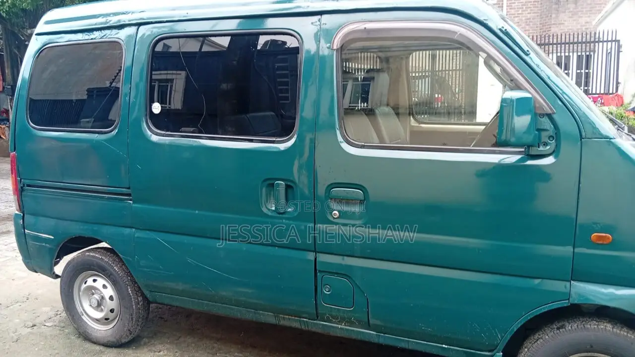 Suzuki APV Minibus 2010 Green