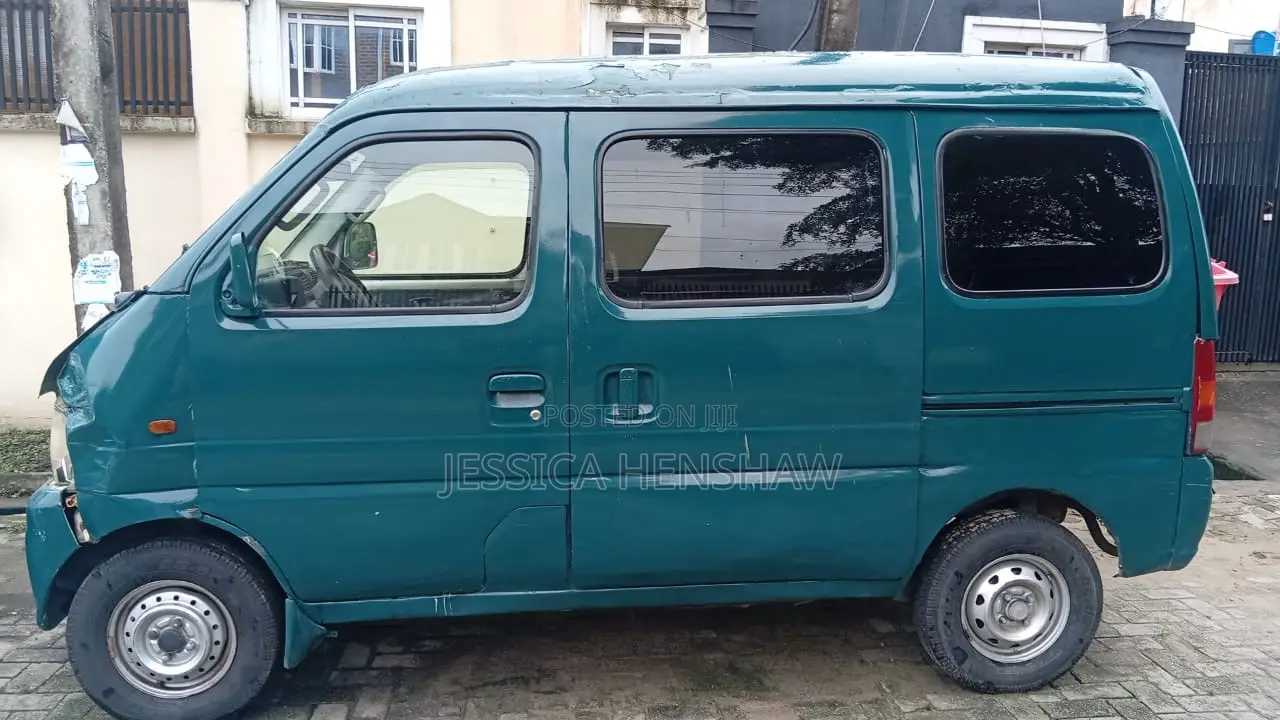 Suzuki APV Minibus 2010 Green