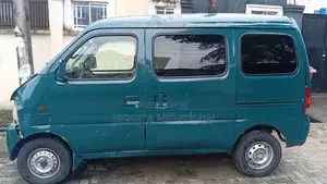 Suzuki APV Minibus 2010 Green