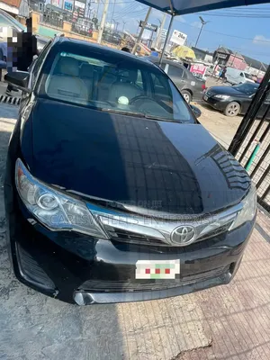 Toyota Camry XLE 4dr Sedan (2.5L 4cyl 6A) 2013 Black