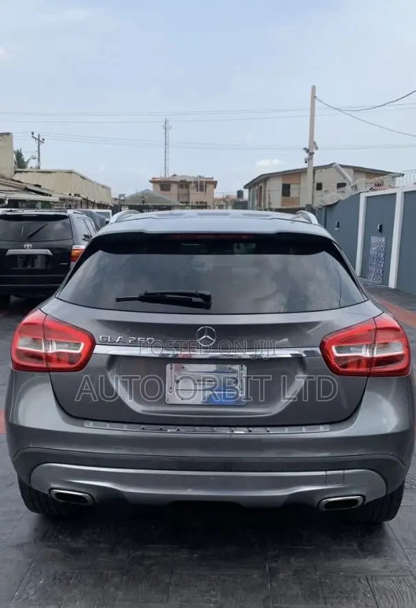 Mercedes-Benz GLA 250 2017 Gray