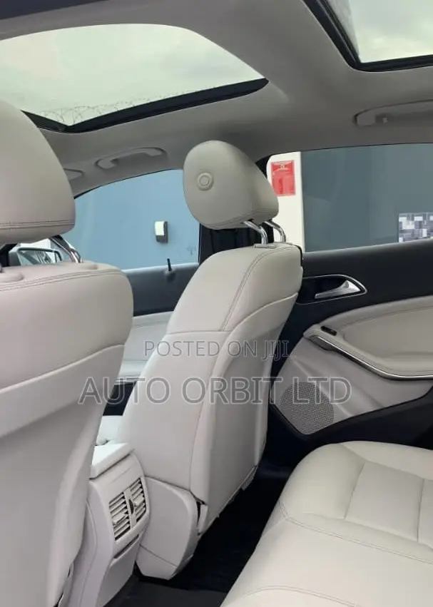 Mercedes-Benz GLA 250 2017 Gray