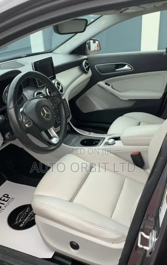 Mercedes-Benz GLA 250 2017 Gray
