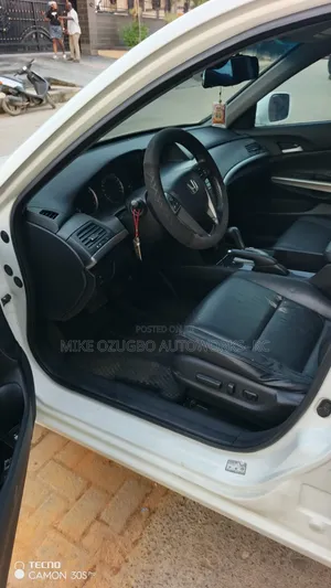 Honda Accord 2010 White