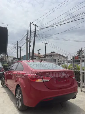 Hyundai Elantra 2014 Red