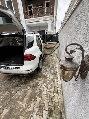 Mercedes-Benz GLE-Class GLE 350 2018 White