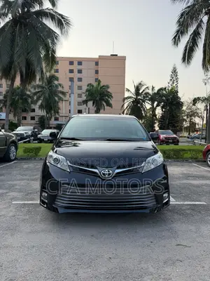 Toyota Sienna XLE 7-Passenger 4dr Minivan AWD (3.5L 6cyl 6A) 2015 Black