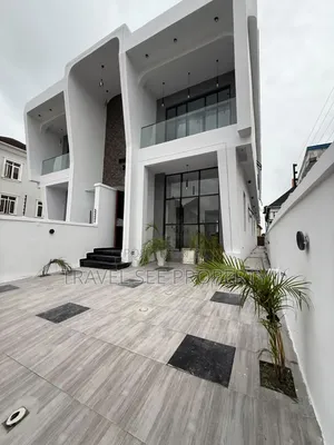Furnished 5bdrm Duplex in Private Estate Lekki for sale