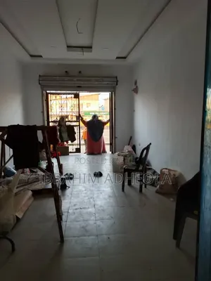 Tolet
Egbeda 
New Shop With 2 Toilets 
Rent: 3.750,000